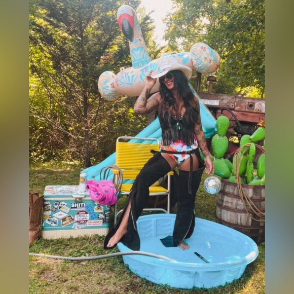 Meet your Posher, Jessica - Picture 11 of 16